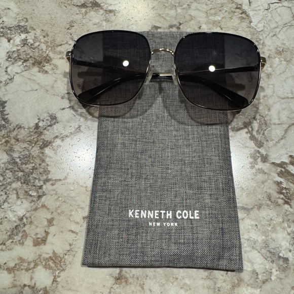 Kenneth Cole Black Sunglasses - Picture 1 of 4